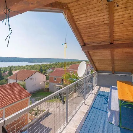 Susnjar - Biograd Riviera 17877 * Kruševo